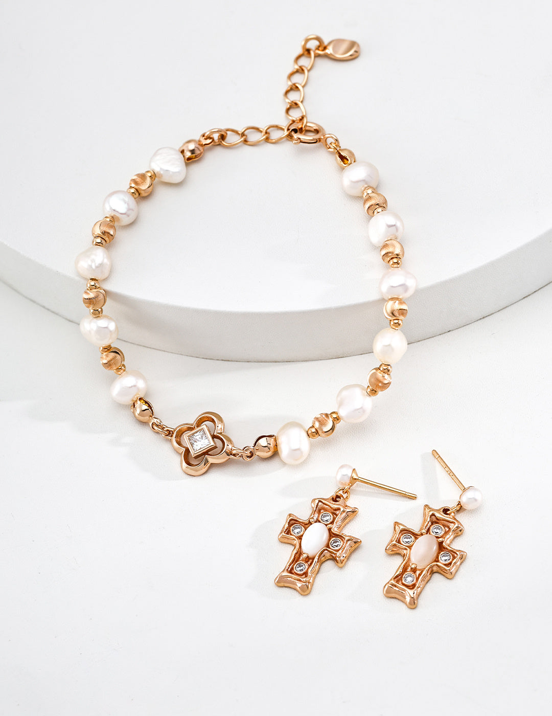 Pearl Clover Bracelet | S925 Silver & Natural Pearl Vintage Gold