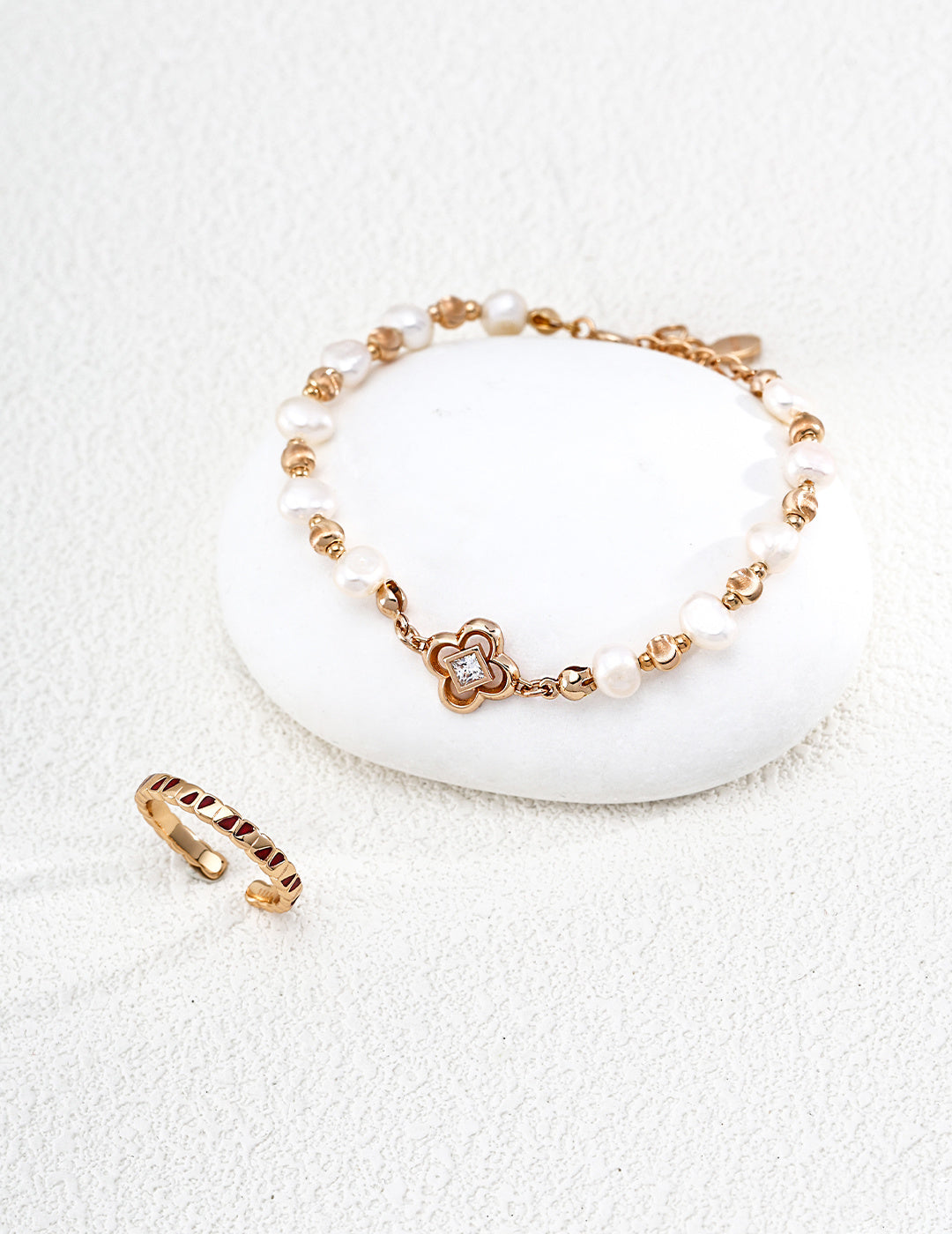 Pearl Clover Bracelet | S925 Silver & Natural Pearl Vintage Gold